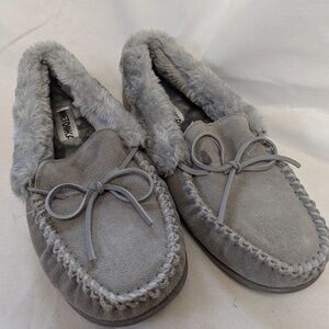 Minnetonka Gray Slippers Sude Leather - Size 10 -  Never Been Worn